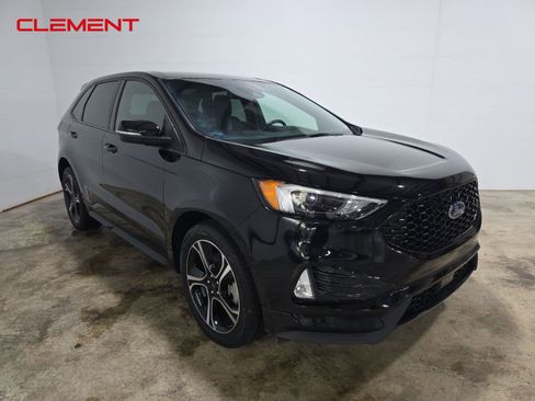 Used 2022 Ford Edge ST image 3