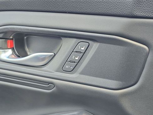 Used 2024 Honda Accord EX-L image 11