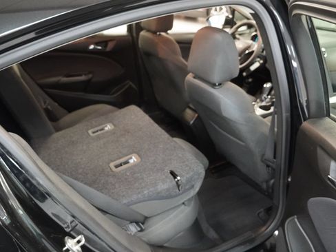 Used 2018 Chevrolet Cruze LT FWD image 22