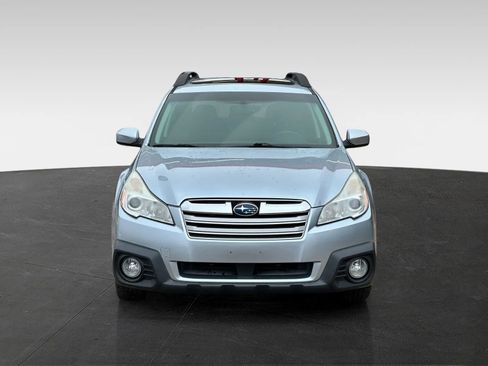 Used 2013 Subaru Outback 2.5i Premium AWD/4WD image 2