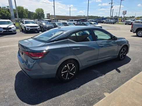 Used 2024 Nissan Sentra SV FWD image 5