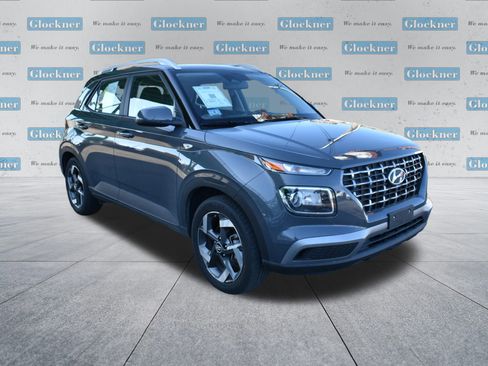 Used 2025 Hyundai Venue SEL FWD image 3