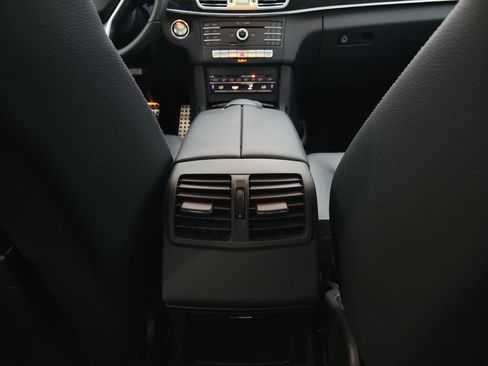 Used 2016 Mercedes-Benz E 250 Sedan image 11