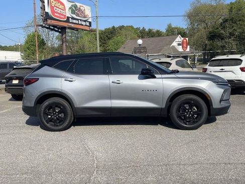New 2026 Chevrolet Blazer LT w/ Midnight/Sport Edition FWD image 2