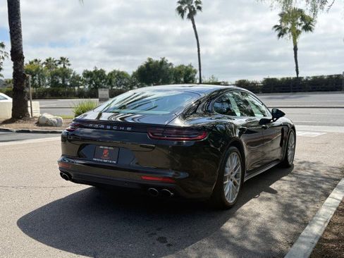 Used 2018 Porsche Panamera image 5