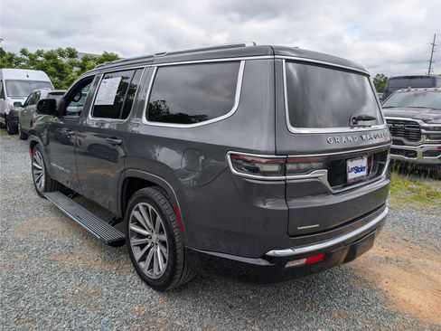 Used 2022 Jeep Grand Wagoneer Series II w/ Convenience Group III AWD/4WD image 3