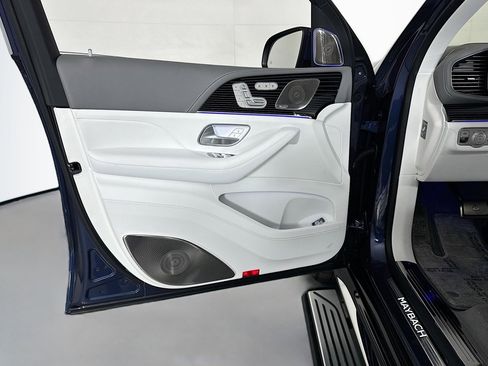 New 2026 Mercedes-Benz Maybach GLS 600 4MATIC image 24