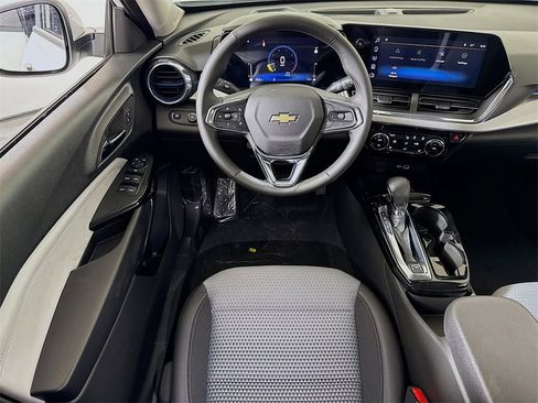 New 2026 Chevrolet Trax LT w/ Driver Confidence Package image 14