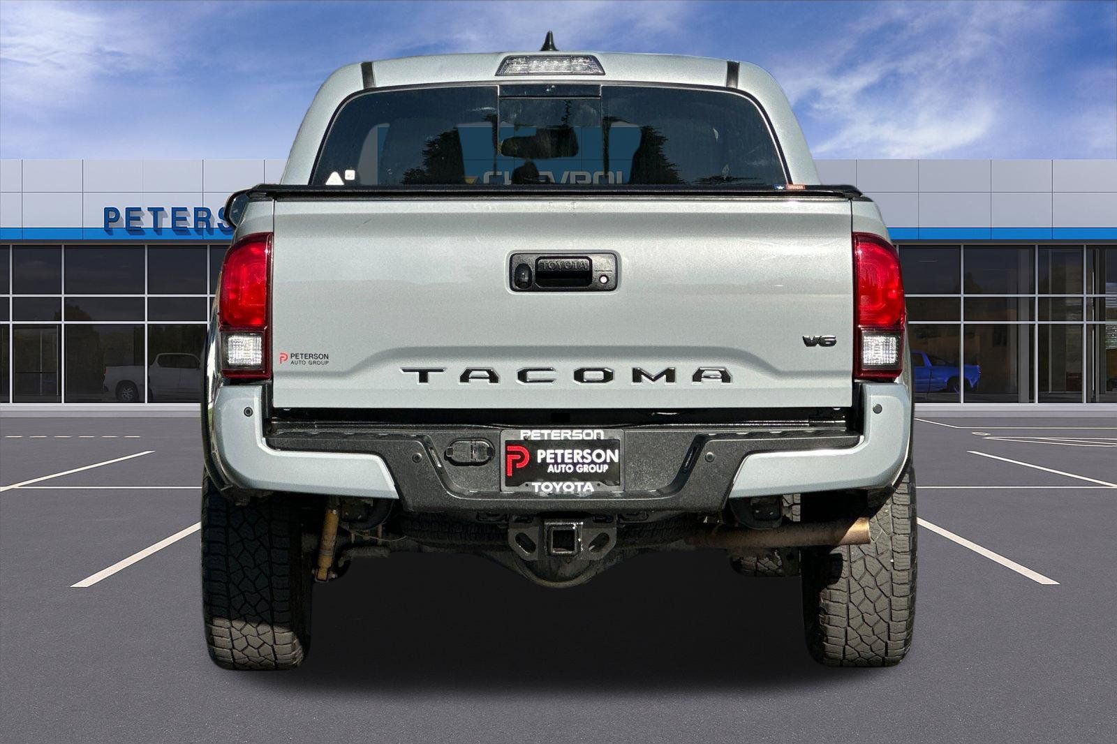 Used 2018 Toyota Tacoma TRD Off-Road w/ Technology Package AWD/4WD image 5