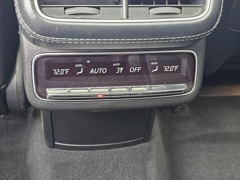 Used 2022 Mercedes-Benz GLS 450 4MATIC image 19