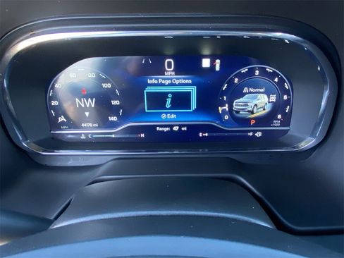 Used 2023 Chevrolet Suburban Z71 w/ Luxury Package image 25