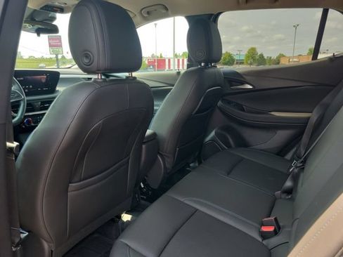 Certified 2025 Buick Encore GX Sport Touring w/ Comfort Package AWD/4WD image 27