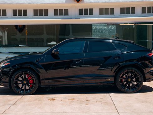 Used 2024 Lamborghini Urus S AWD/4WD image 39