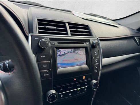 Used 2017 Toyota Camry SE FWD image 14