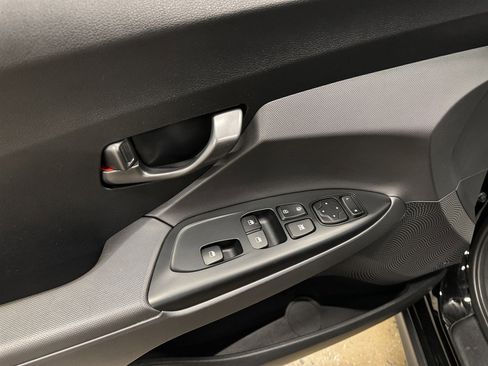 Used 2019 Hyundai Veloster Turbo image 25