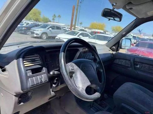 Used 2000 Isuzu Trooper S image 14