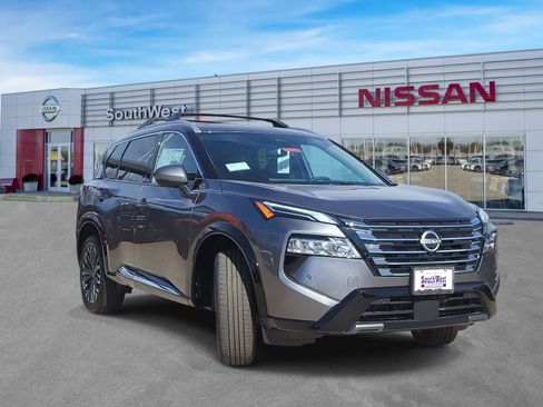 New 2026 Nissan Rogue Platinum w/ Platinum Premium Package AWD/4WD image 4