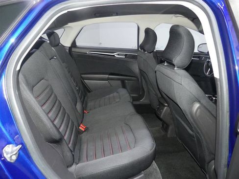 Used 2016 Ford Fusion SE image 27