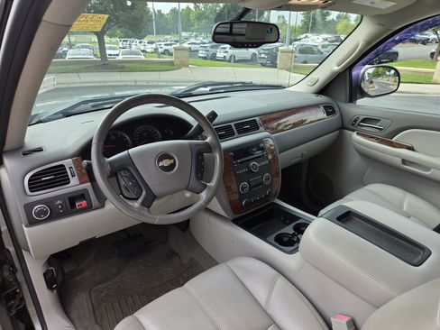 Used 2008 Chevrolet Silverado 1500 LTZ w/ Safety Package RWD image 16