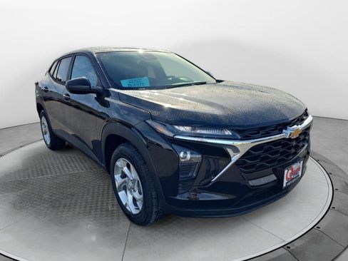 New 2026 Chevrolet Trax LS w/ LS Convenience Package FWD image 7