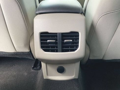 Used 2020 Ford Fusion SE FWD image 20