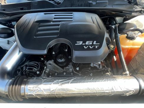 Used 2018 Dodge Challenger SXT RWD image 32