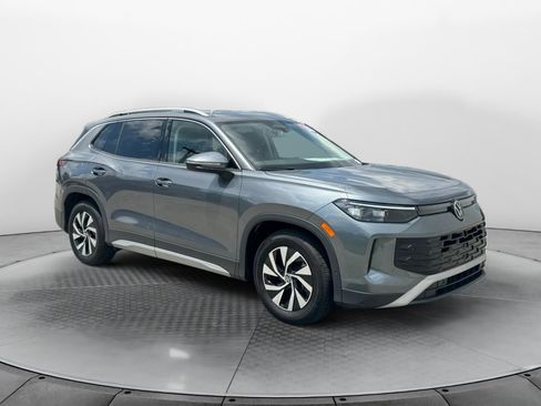 Used 2026 Volkswagen Tiguan S FWD image 1
