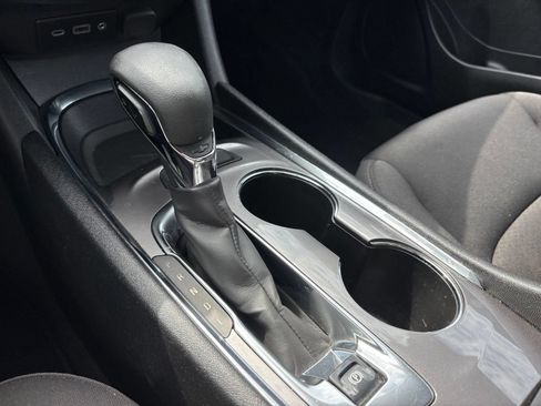 Used 2023 Chevrolet Malibu LT FWD image 26