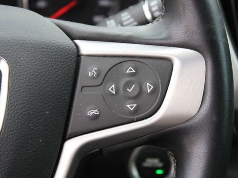 Used 2023 GMC Terrain SLT w/ Tech Package image 13