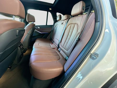 Certified 2022 BMW X5 sDrive40i w/ Premium Package image 25