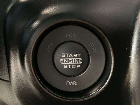 Used 2022 Jeep Wrangler Sport S image 19