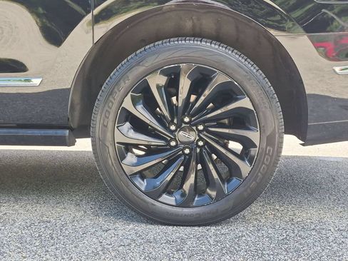 Used 2020 Lincoln Navigator L Reserve w/ Equipment Group 208A Reserve AWD/4WD image 36
