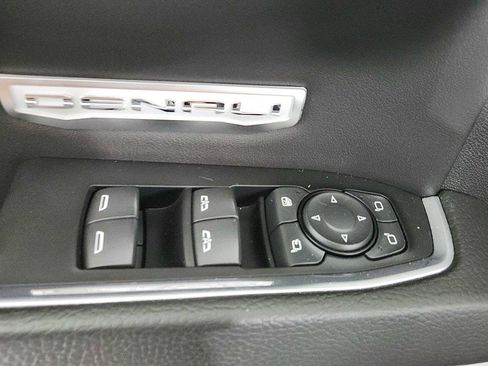 Used 2022 GMC Sierra 1500 Denali AWD/4WD image 18