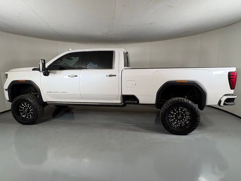 Used 2024 GMC Sierra 3500 Denali Ultimate AWD/4WD image 6