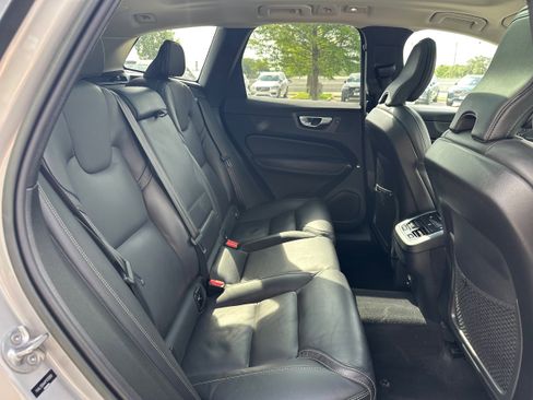 Certified 2023 Volvo XC60 B5 Ultimate w/ Climate Package image 11