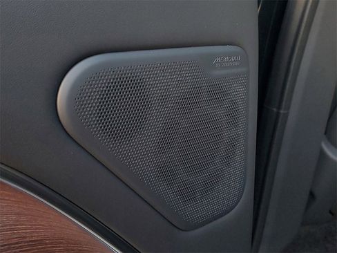 New 2025 Land Rover Range Rover SE image 11