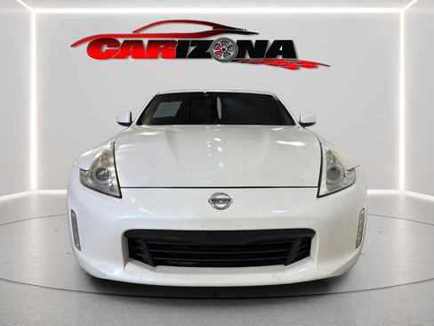 Used 2014 Nissan 370Z Coupe RWD image 2