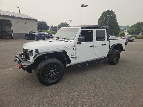 Used 2021 Jeep Gladiator Sport AWD/4WD image 9
