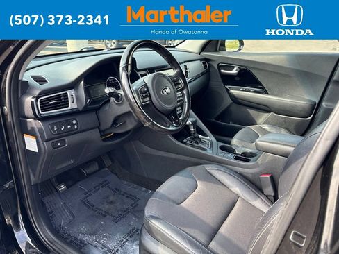 Used 2018 Kia Niro EX FWD image 11