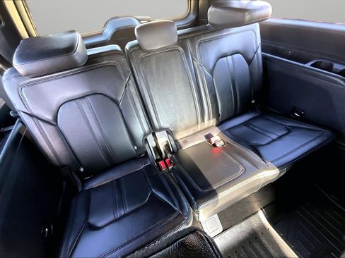 Used 2021 Ford Expedition Max Limited image 19