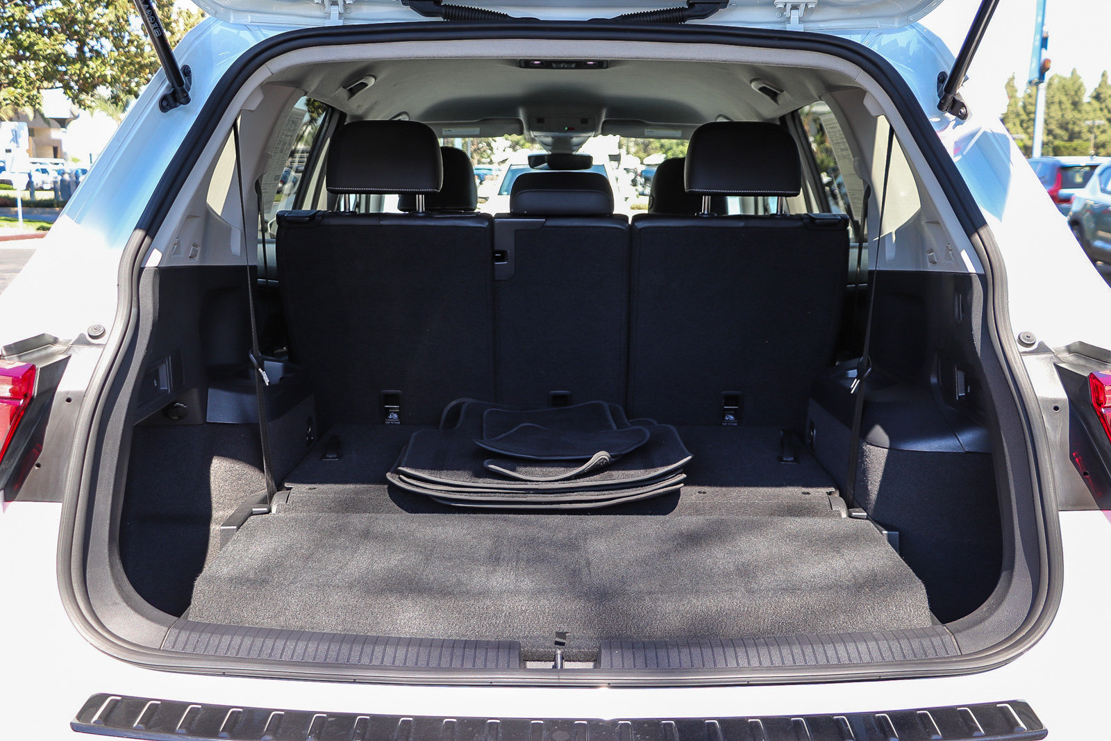 Used 2023 Volkswagen Tiguan SE FWD image 26