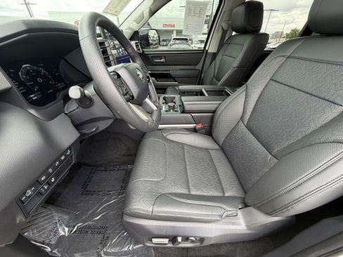 Used 2024 Toyota Tundra Limited AWD/4WD image 15