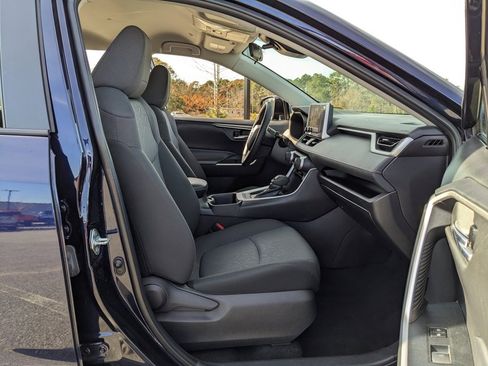 Used 2024 Toyota RAV4 XLE image 43