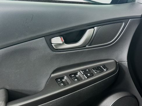 Used 2018 Hyundai Kona Limited FWD image 15