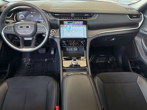 Used 2024 Jeep Grand Cherokee L Altitude AWD/4WD image 15