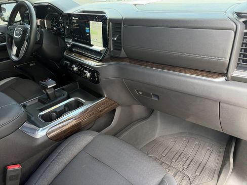 Used 2024 GMC Sierra 1500 Elevation w/ Preferred Package AWD/4WD image 33