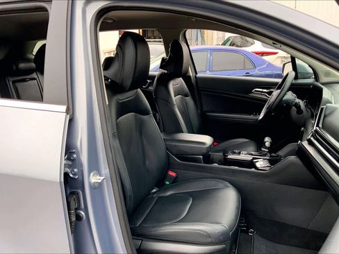 Used 2023 Kia Sportage EX image 8