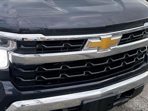 Used 2024 Chevrolet Silverado 1500 LT AWD/4WD image 29