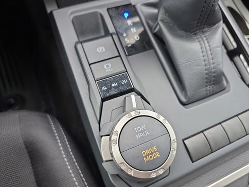 Used 2025 Toyota Tacoma TRD Sport AWD/4WD image 23