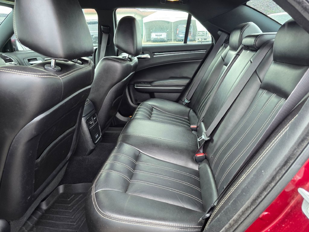 Used 2019 Chrysler 300 S AWD/4WD image 17